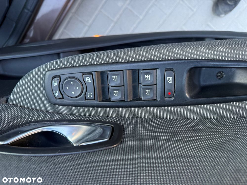Renault Scenic 1.5dCi TomTom Edition - 11