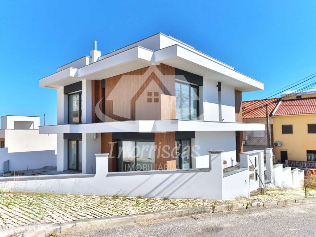 Moradia V4 nova no Bairro Soltejo, São João da Talha. Vista rio. - Grande imagem: 2/45