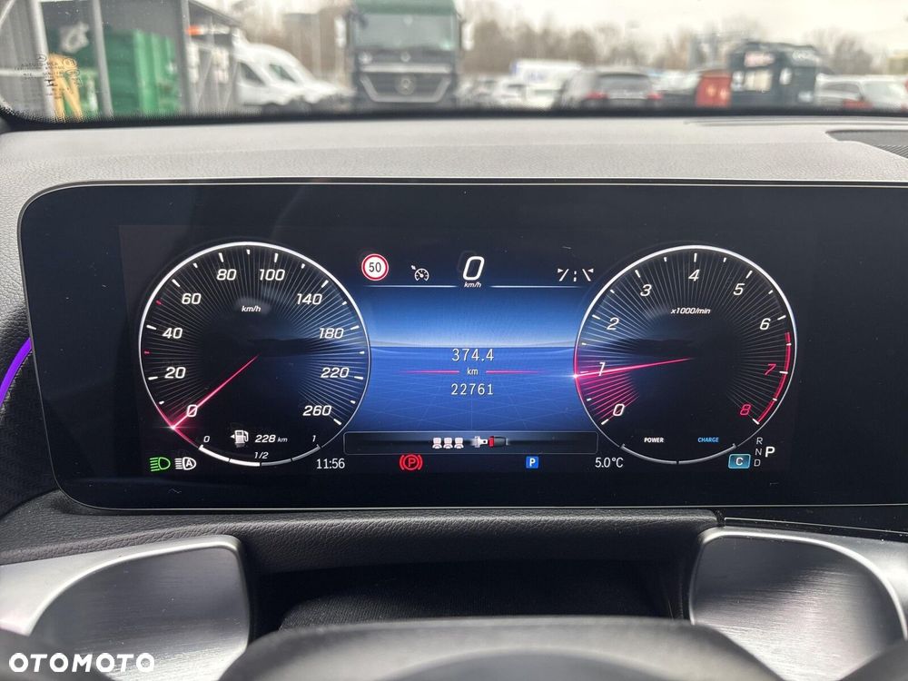 Mercedes-Benz GLB - 12