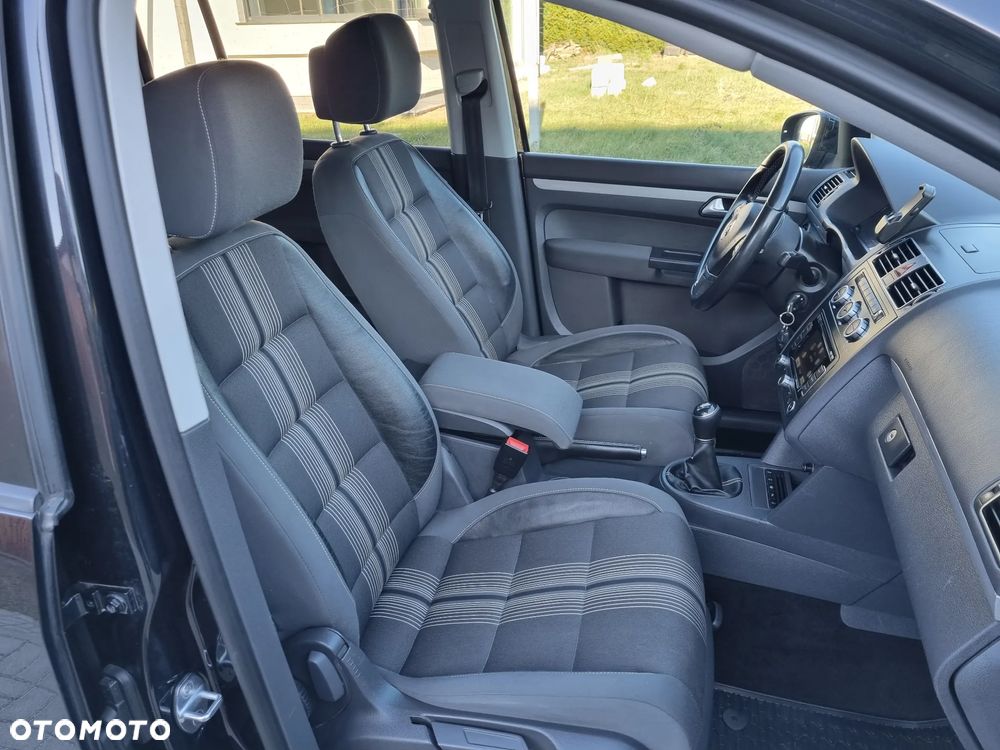 Volkswagen Touran 2.0 TDI DPF BlueMotion Technology MATCH - 13