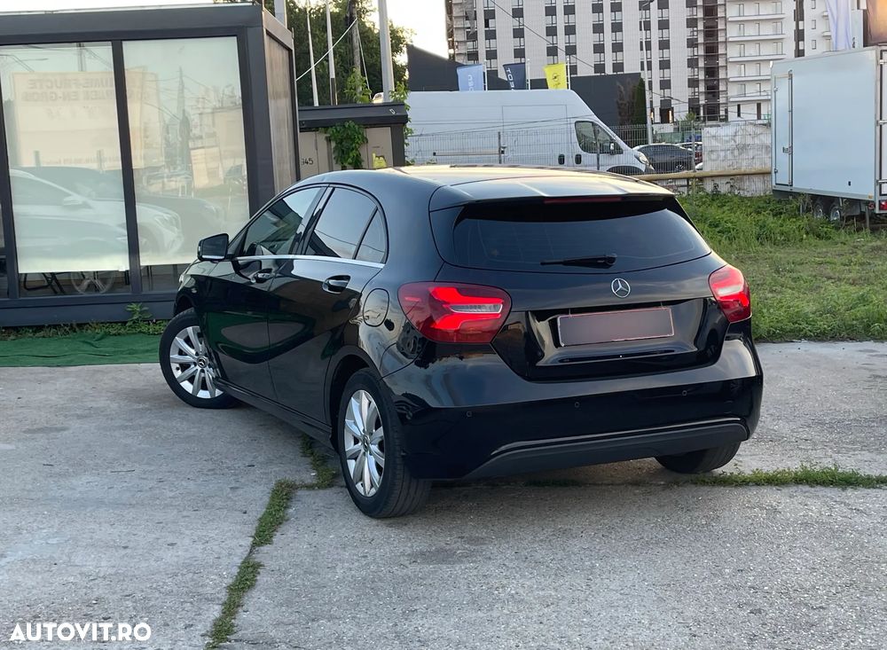 Mercedes-Benz A 180 - 4