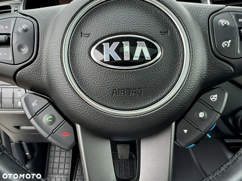 Kia Carens 1.7 CRDi Vision - 24