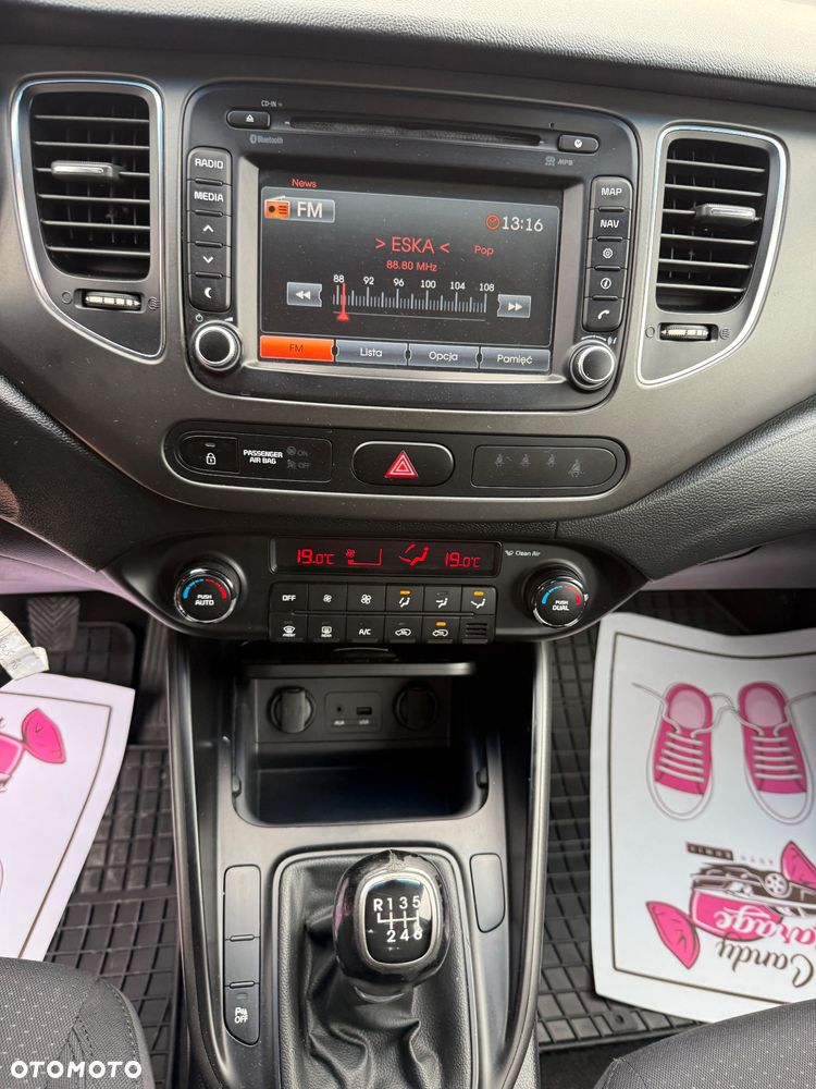 Kia Carens 1.7 CRDi 115 Fifa World Cup Edition - 23