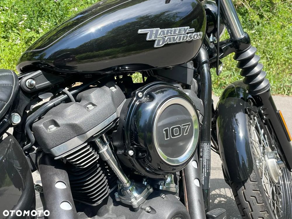 Harley-Davidson Softail Street Bob - 8