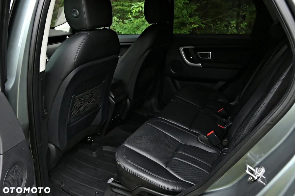 Land Rover Discovery Sport D150 R-Dynamic - 29