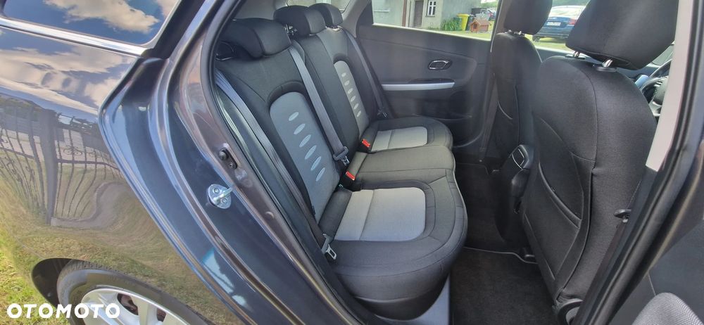 Kia Ceed 1.6 GDI Platinum Edition - 25