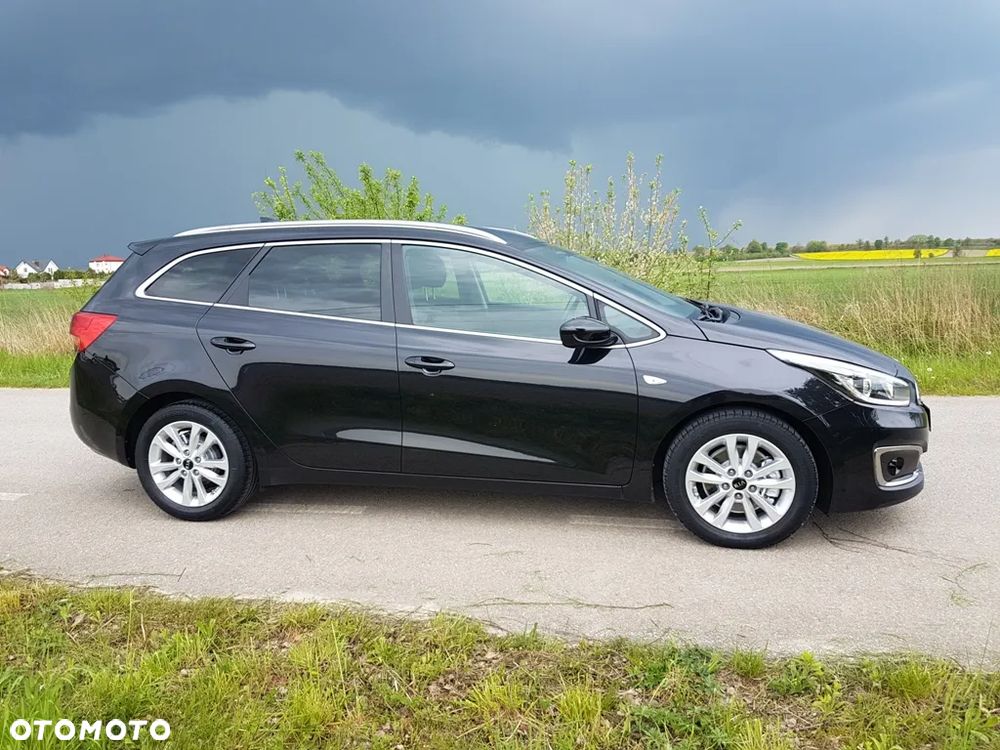 Kia Ceed 1.6 CRDi 136 ISG Dream-Team Edition - 6