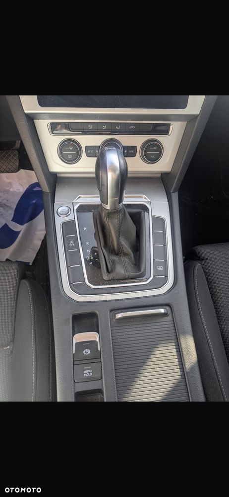 Volkswagen Passat 2.0 TDI Elegance DSG - 5