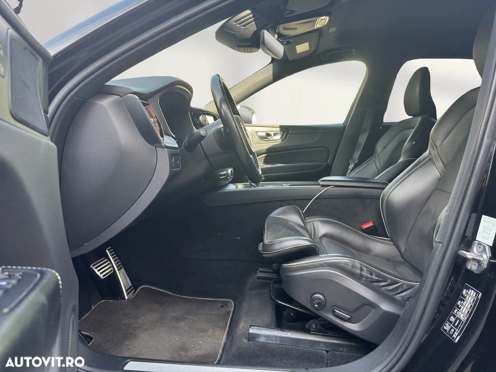 Volvo XC 60 D5 AWD Geartronic RDesign - 9