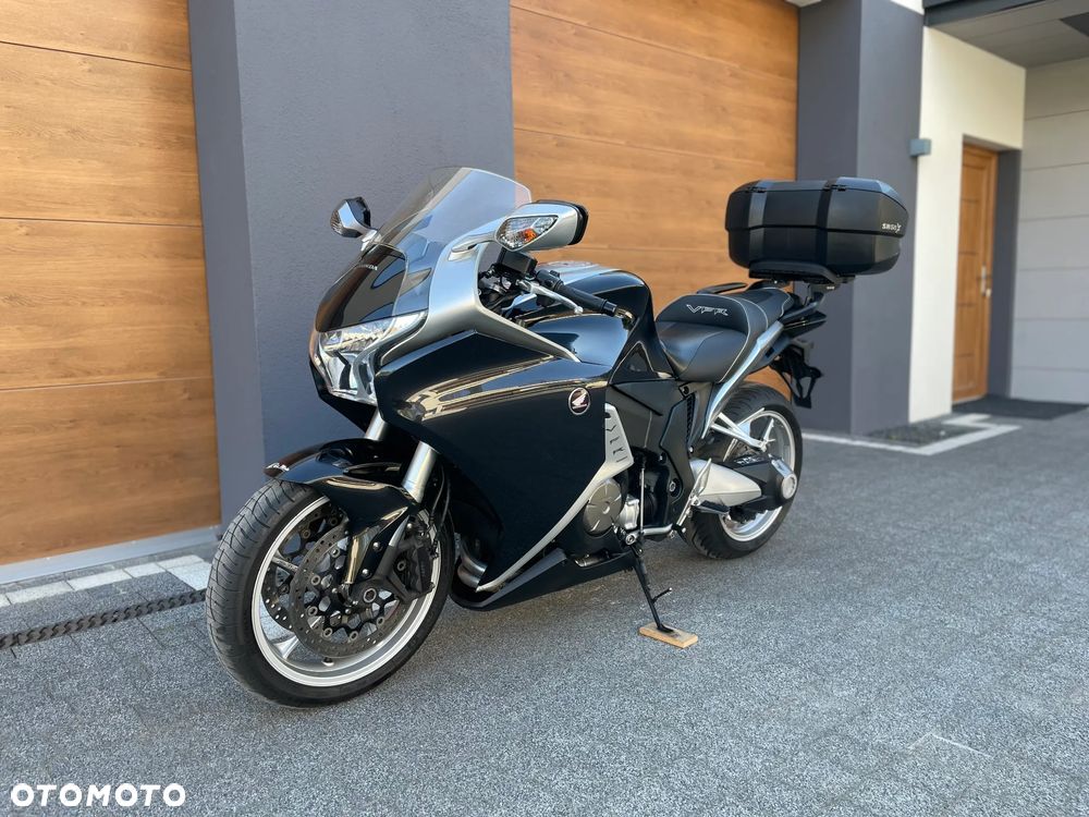 Honda VFR - 1