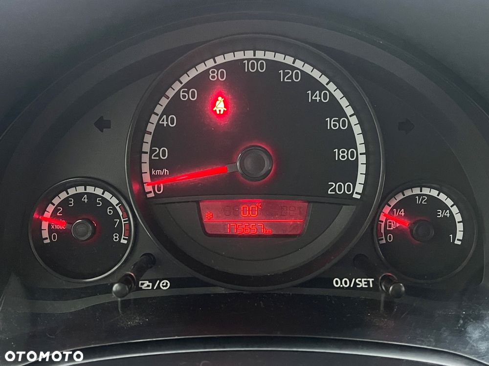 Volkswagen up! 1.0 street - 10