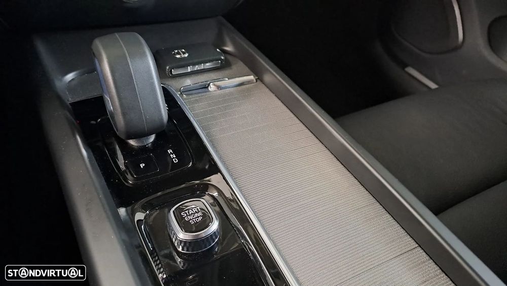 Volvo V60 2.0 B4 Momentum Core Geartronic - 25