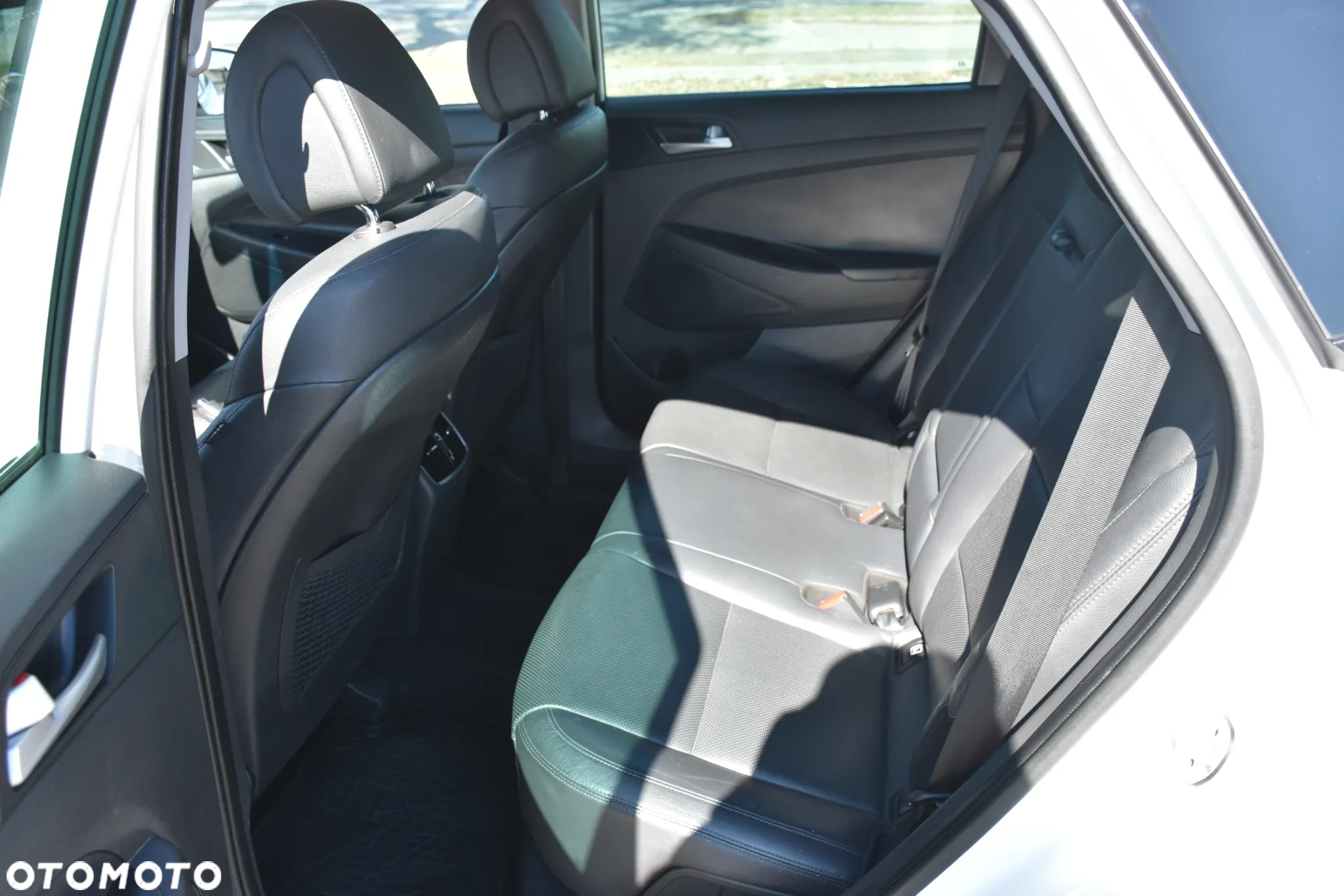 Hyundai Tucson 2.0 CRDI BlueDrive Comfort 2WD - 22