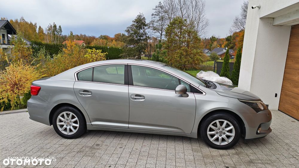 Toyota Avensis 1.8 Comfort - 12