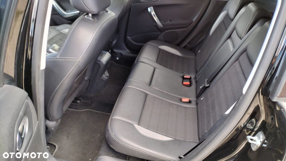 Peugeot 2008 - 15