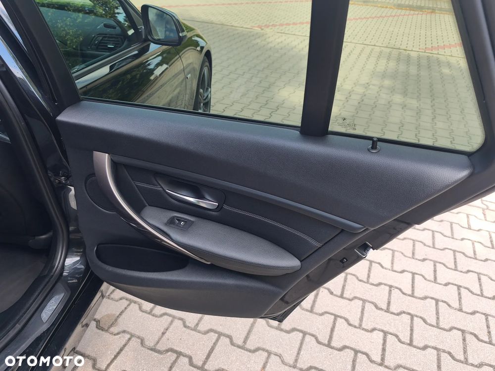 BMW Seria 3 320d Modern Line - 11