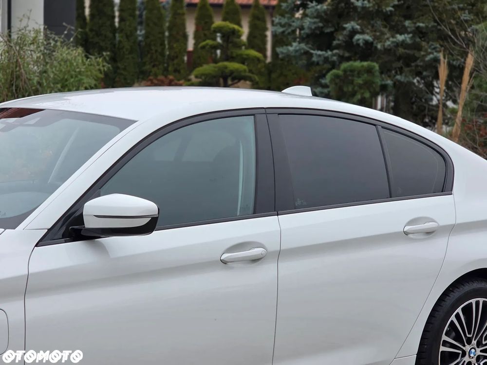 BMW Seria 5 530e iPerformance xDrive M Sport sport - 15