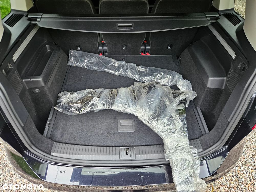 Volkswagen Touran 2.0 TDI SCR Comfortline - 23
