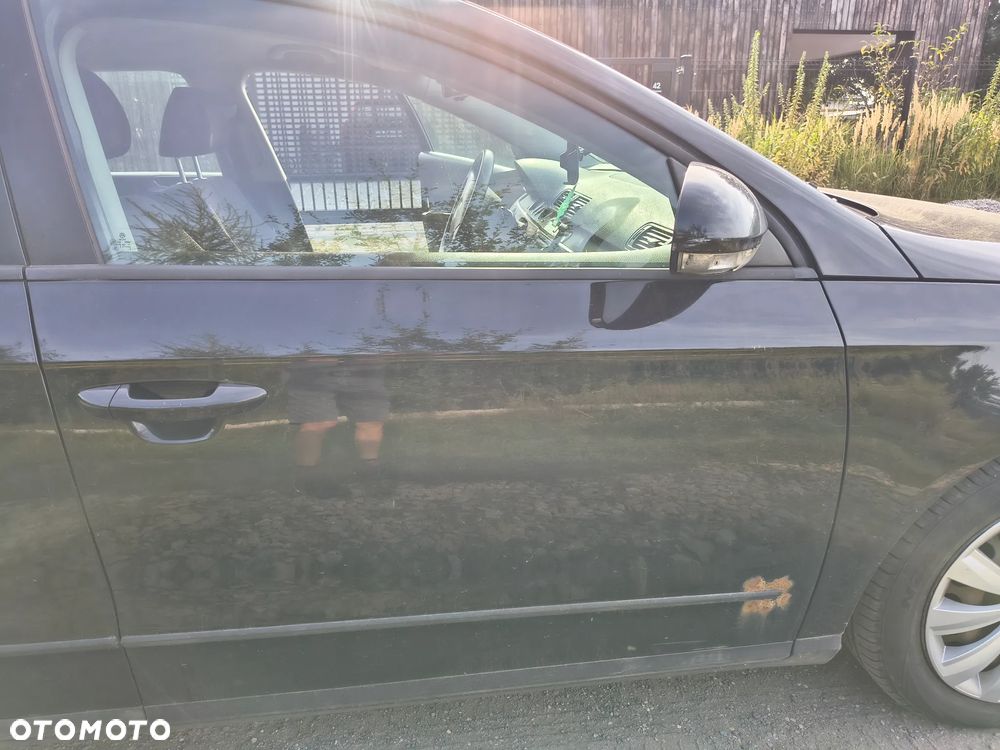Volkswagen Passat 1.9 TDI Comfortline - 4