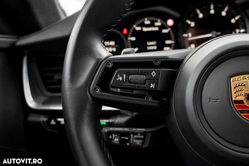Porsche 911 Carrera 4S PDK - 31