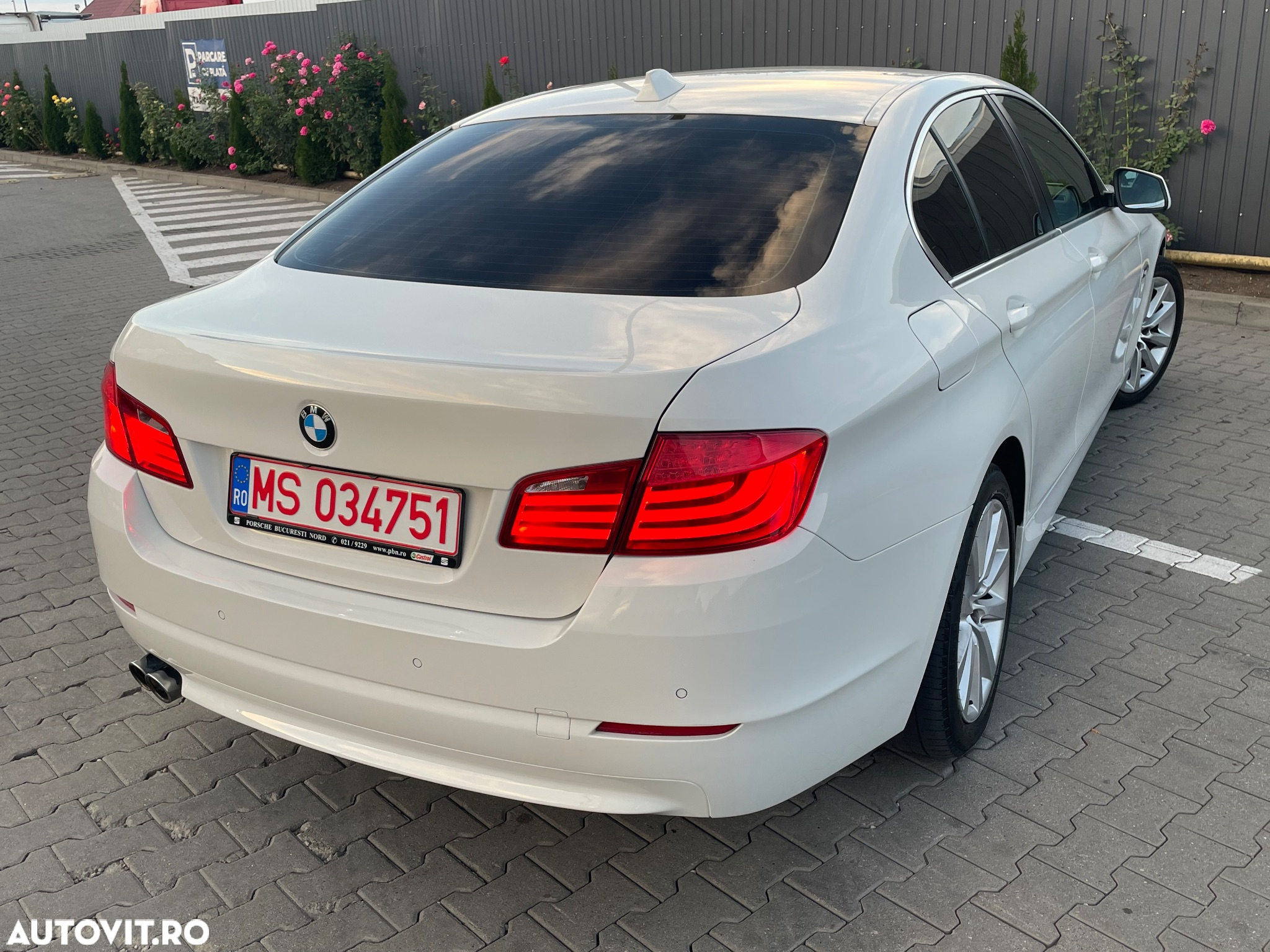 BMW Seria 5 520d - 23