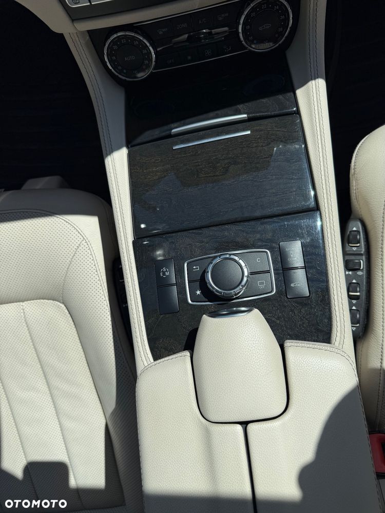 Mercedes-Benz CLS - 19