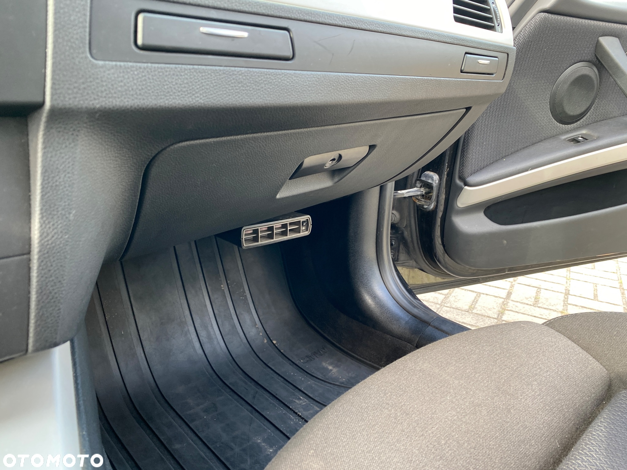 BMW Seria 3 320d DPF Touring - 28