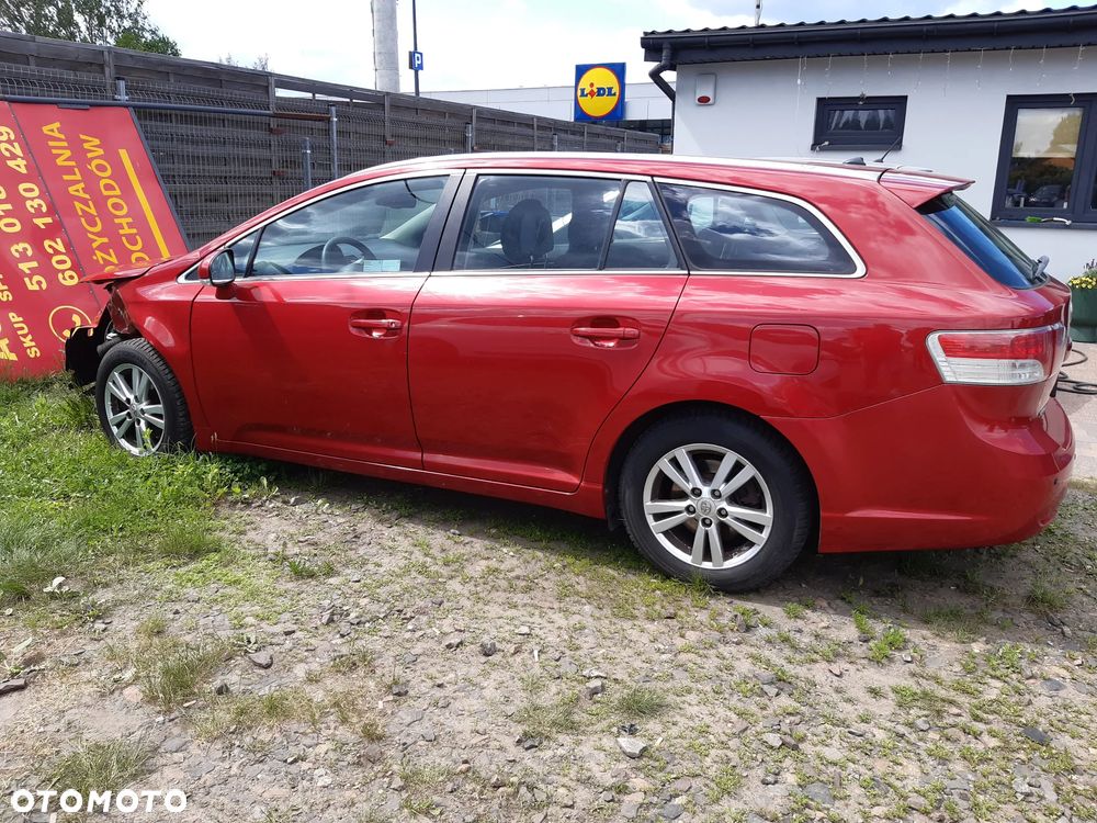 Toyota Avensis 1.8 Sol - 14