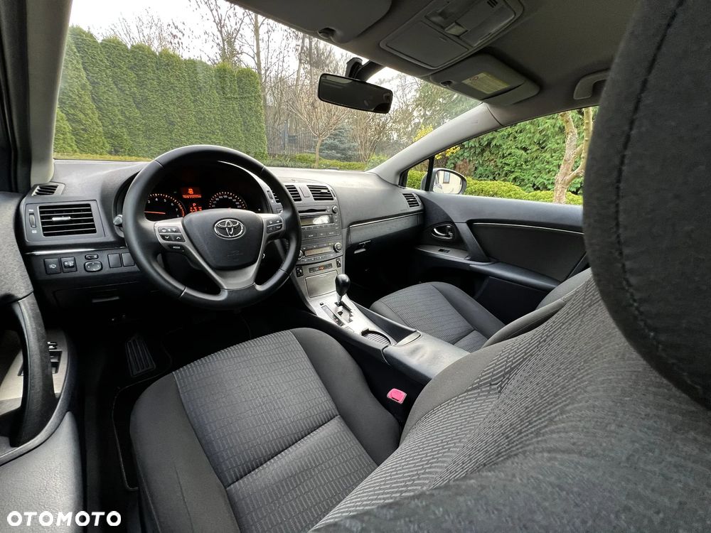 Toyota Avensis Combi 1.8 Multidrive S Executive - 26