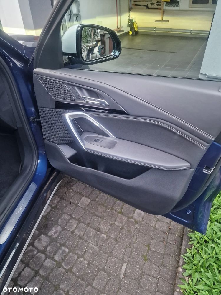 BMW iX1 xDrive30 66.5kWh xLine - 26