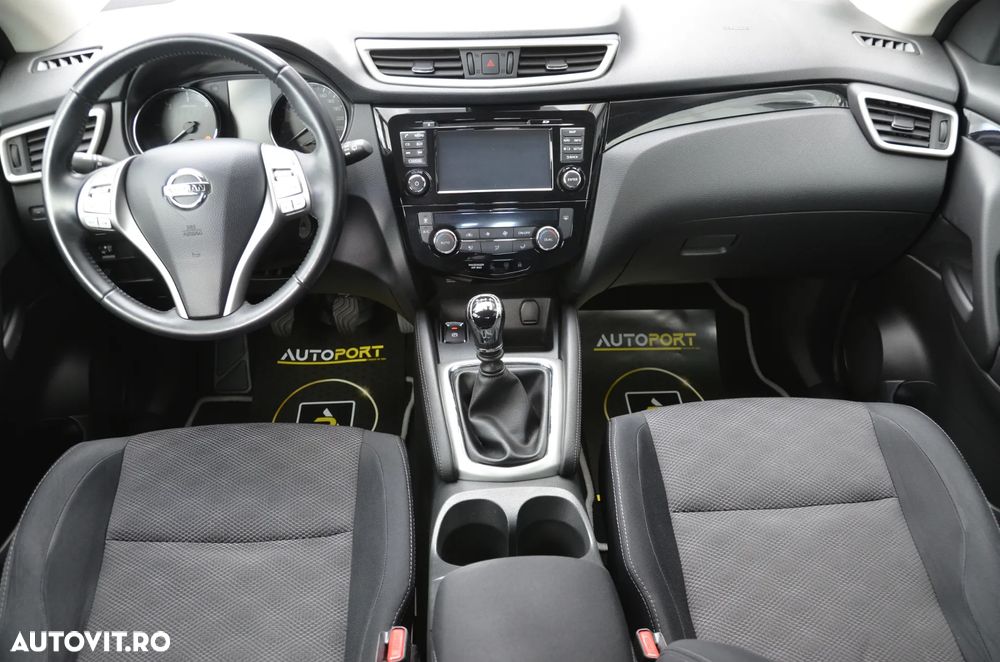 Nissan Qashqai 1.6 DCI DPF Start/Stop acenta - 9