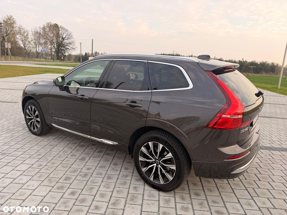 Volvo XC 60 B4 B Plus Bright - 3