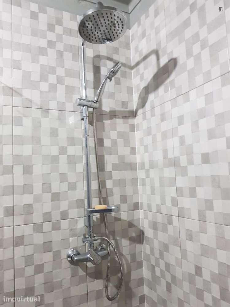 Quarto - localizado em Sé de Braga e São Lázaro Braga - Grande imagem: 5/17