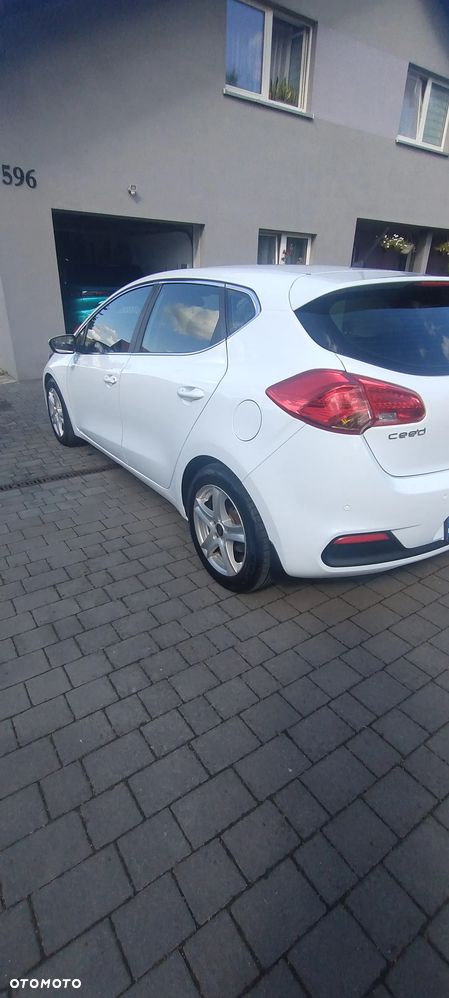 Kia Ceed - 8