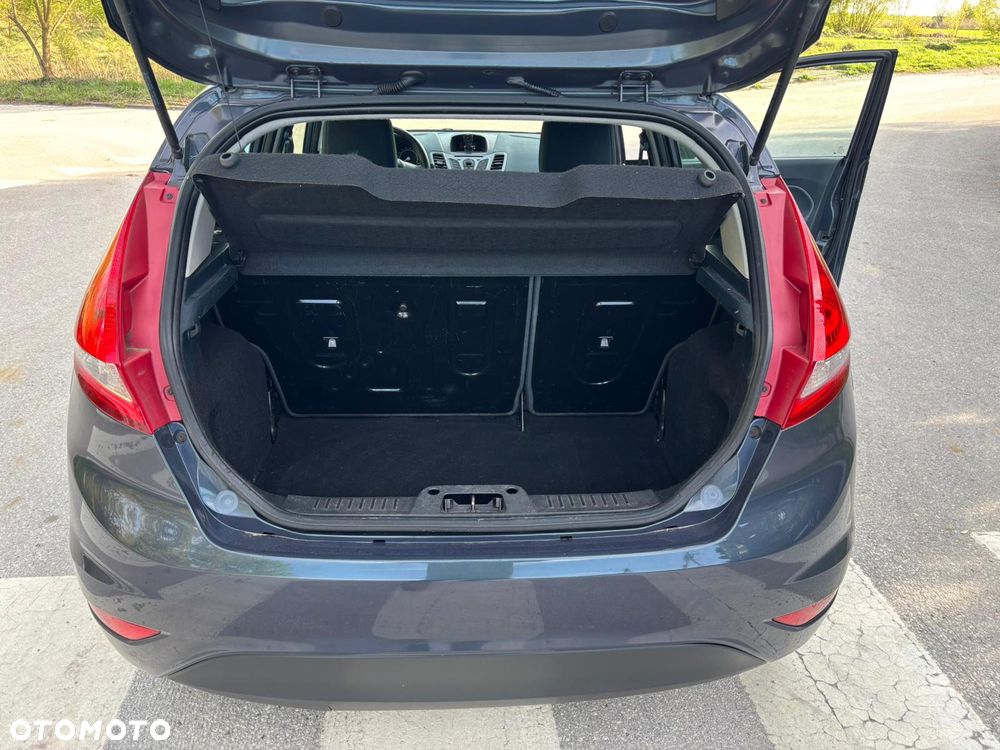 Ford Fiesta 1.25 Champions Edition - 8