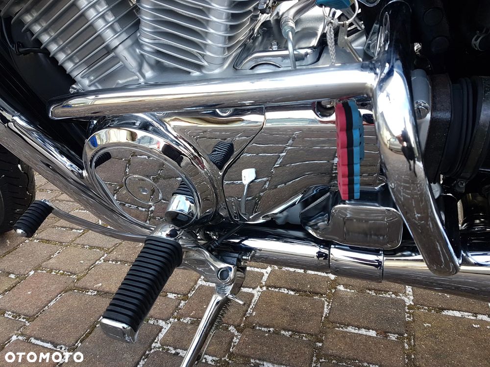 Suzuki Intruder - 22