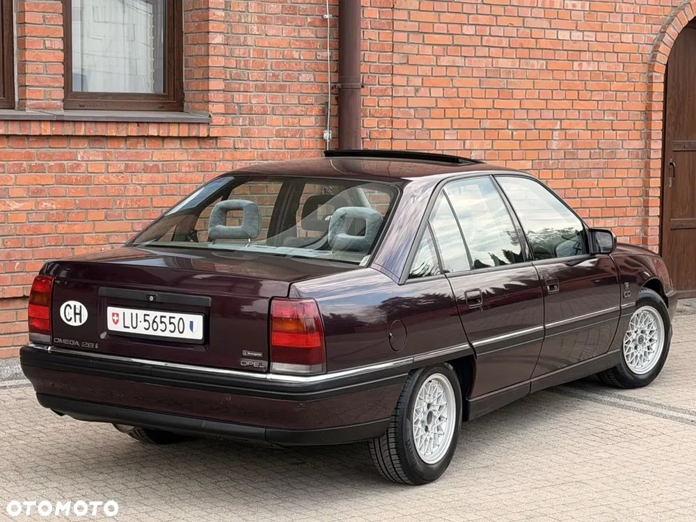 Opel Omega 2.6i CD Diamond - 18