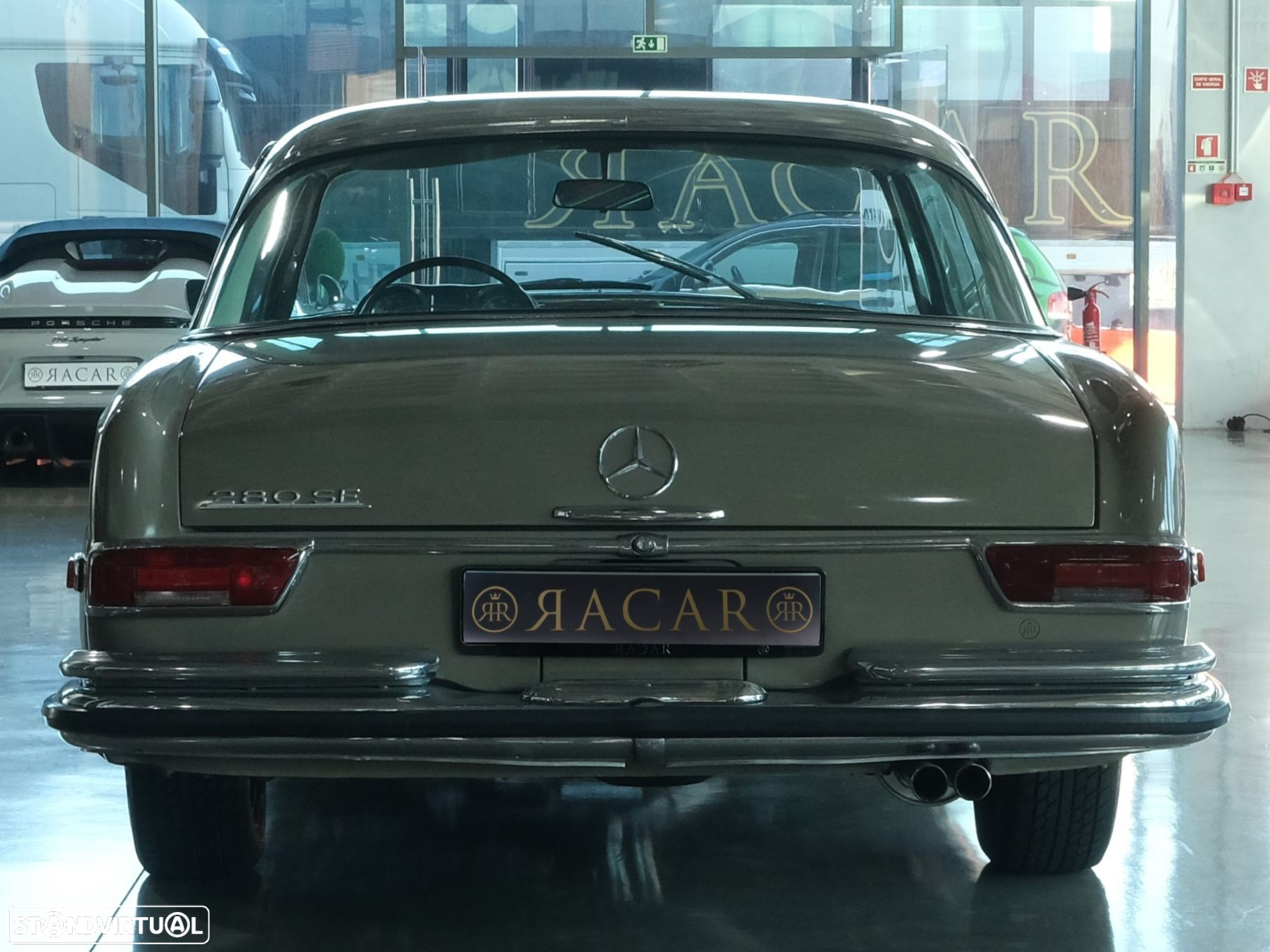Mercedes-Benz 280 - 8