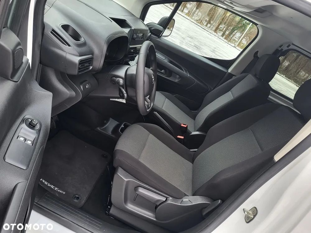 Toyota Proace City Verso 1.2 Turbo L1 Combi - 17