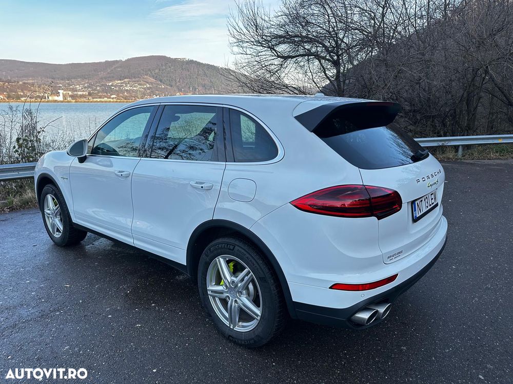 Porsche Cayenne S E-Hybrid Platinum Edition - 16