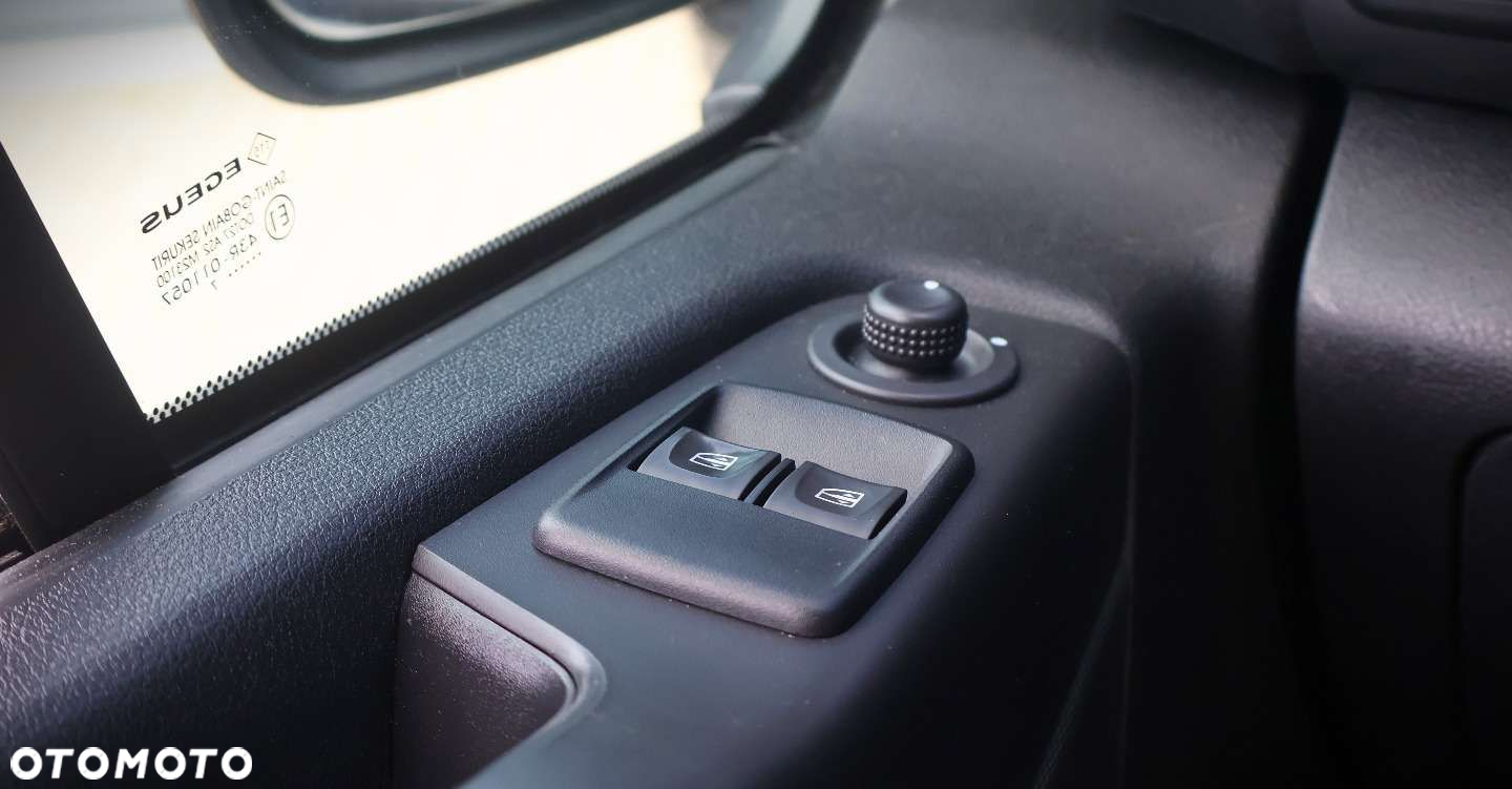 Opel Vivaro - 31