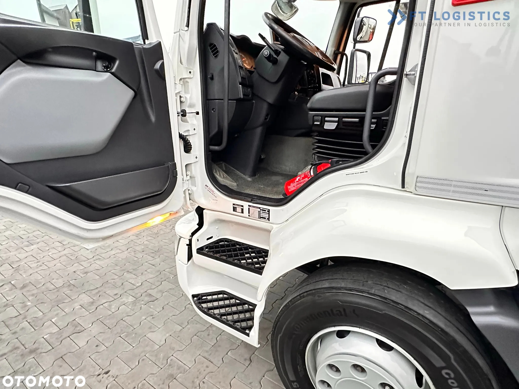 Renault D 250 / AUTOMAT /  ŁADOWNOŚC 5665KG / 4X2 / 18X PALETA / WINDA / BURTY / STAN IDEALNY! - 32