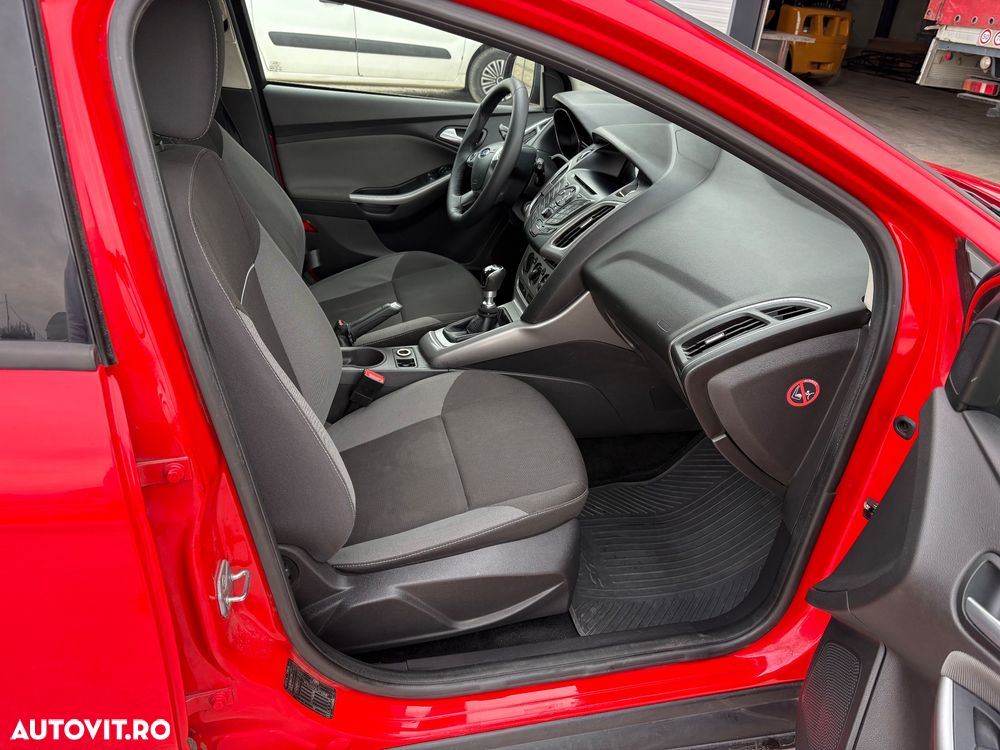 Ford Focus 1.6 TDCI Ambiente - 9