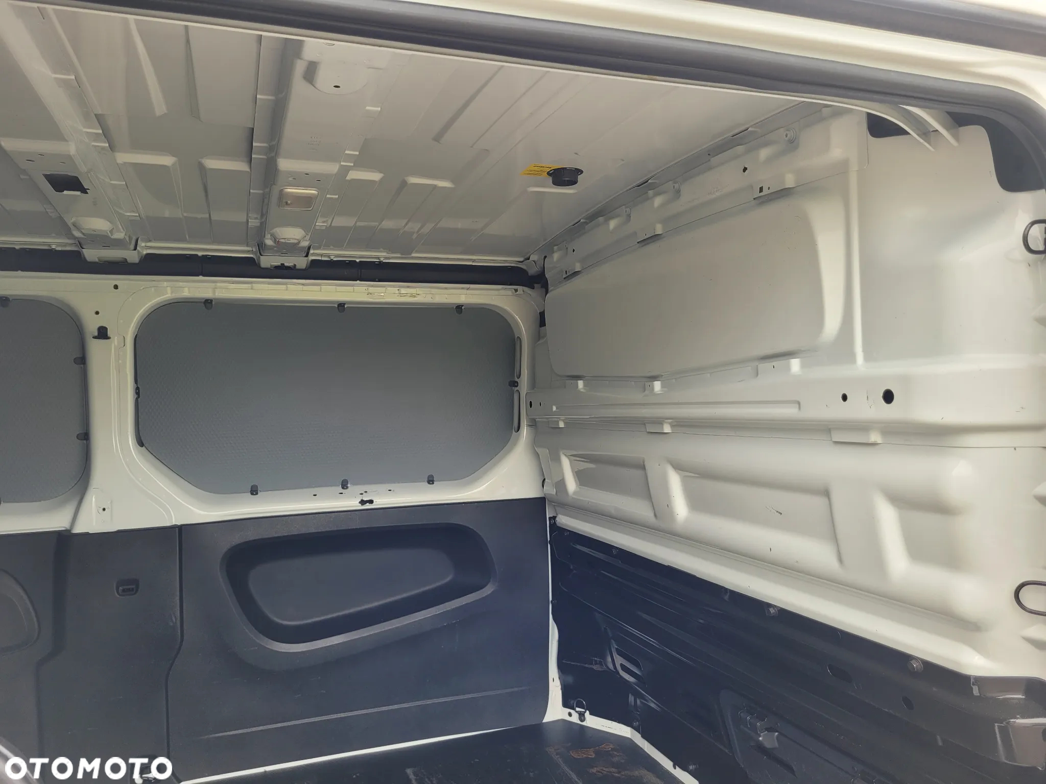 Opel Vivaro long - 15