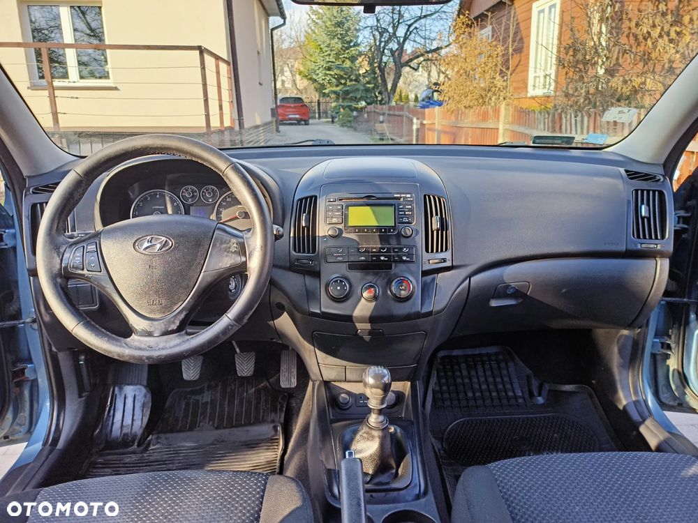 Hyundai i30 1.4 Base + - 7