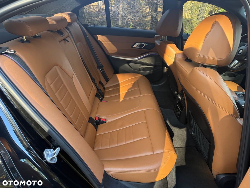 BMW Seria 3 330d M Sport - 17