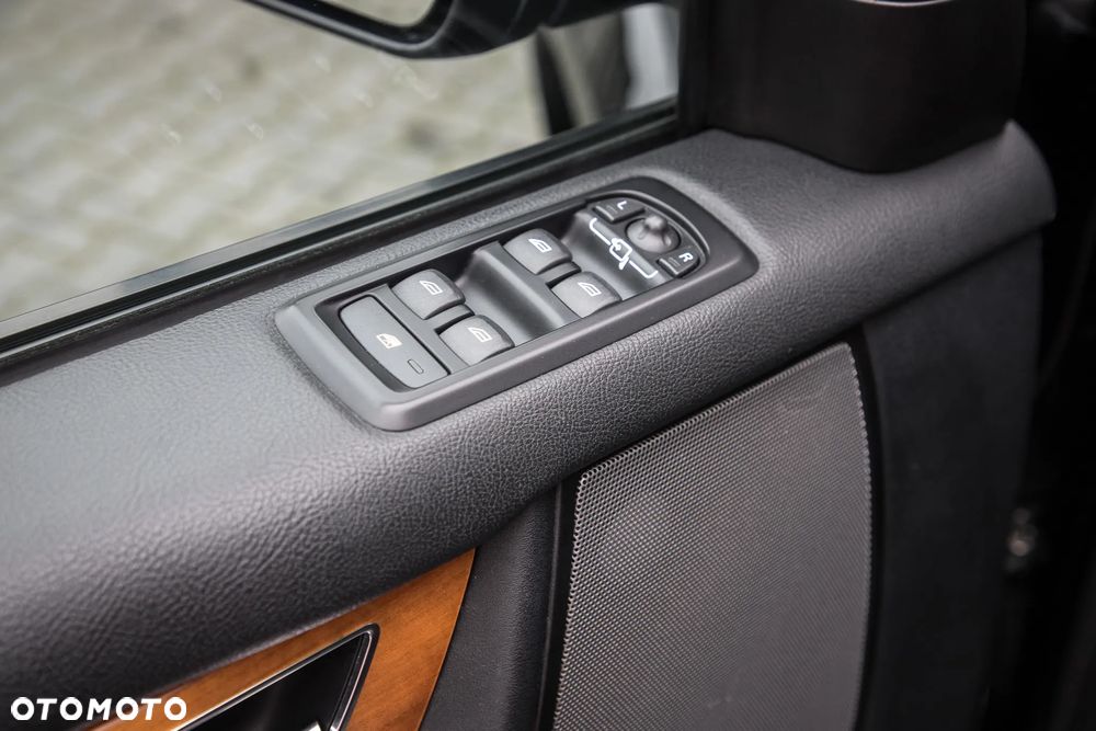 Land Rover Discovery 3.0 SD V6 HSE - 21