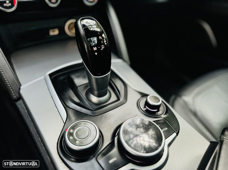 Alfa Romeo Stelvio 2.2 Diesel 16V AT8-Q4 Super - 29