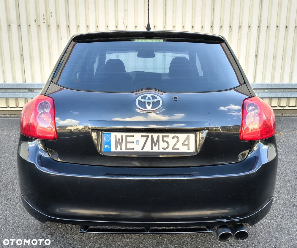 Toyota Auris 2.2 D-4D D-CAT - 10