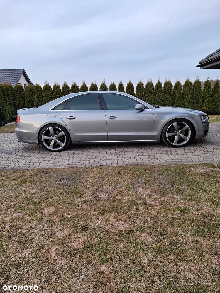 Audi A8 - 8